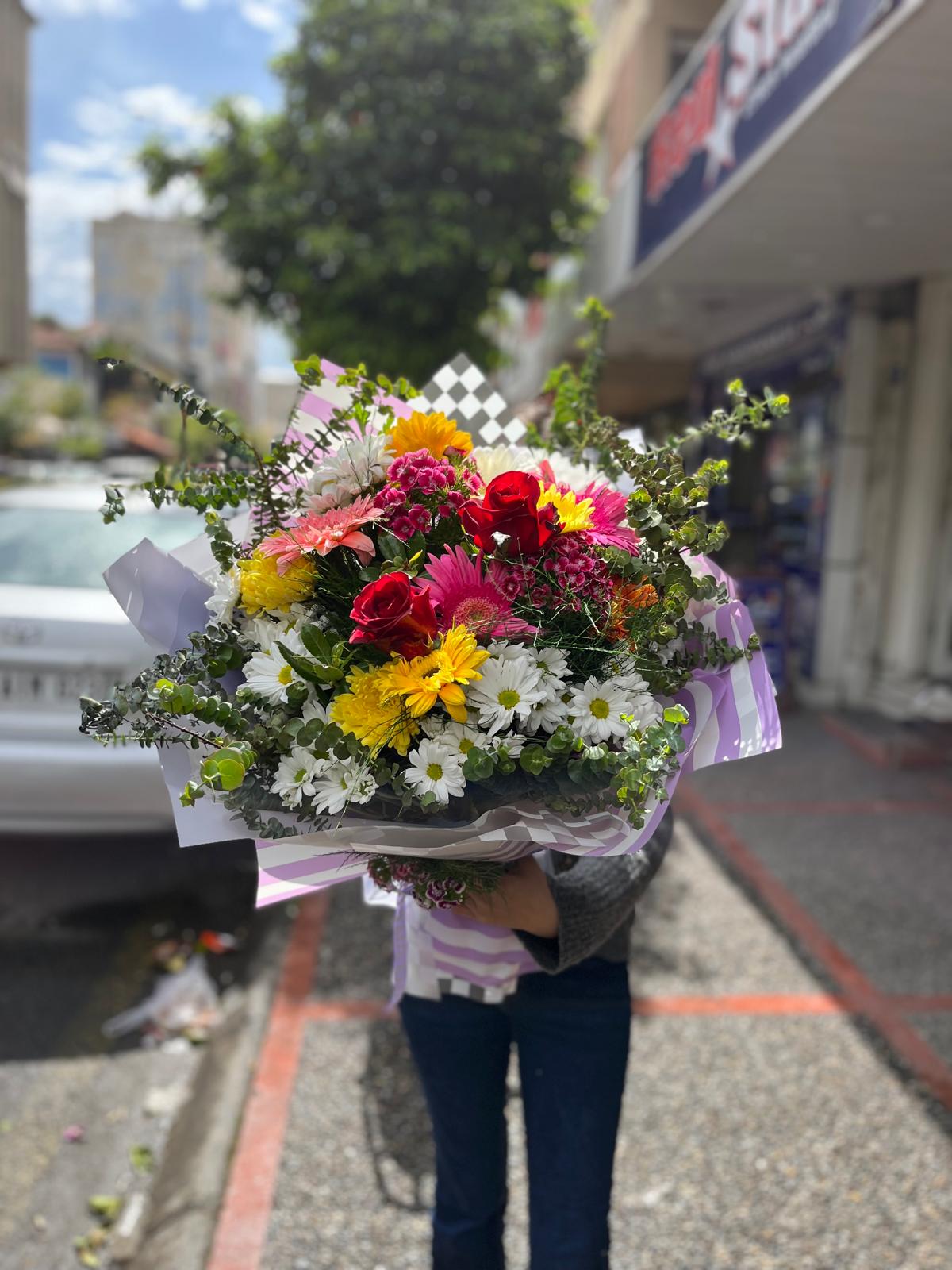 Büyük Boy Mevsim Buketi