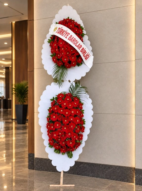 Çi̇ft Kat Canli Celbera Çelenki̇