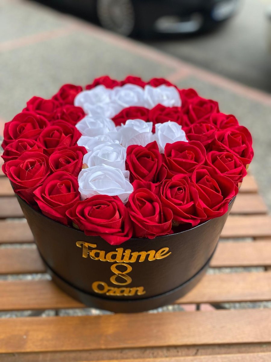 Kutuda Harfli Çiçek