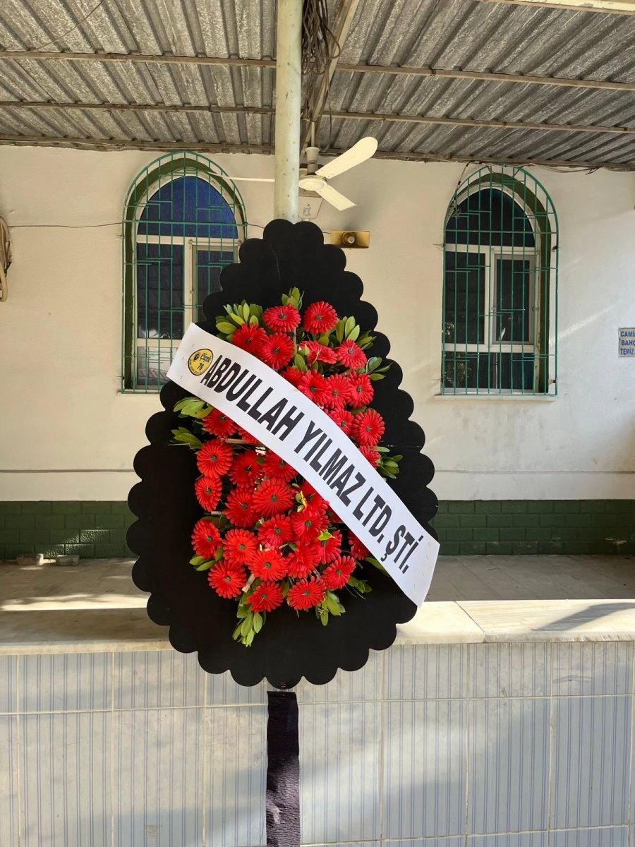 Siyah Kırmızı Gerbera Çelenk