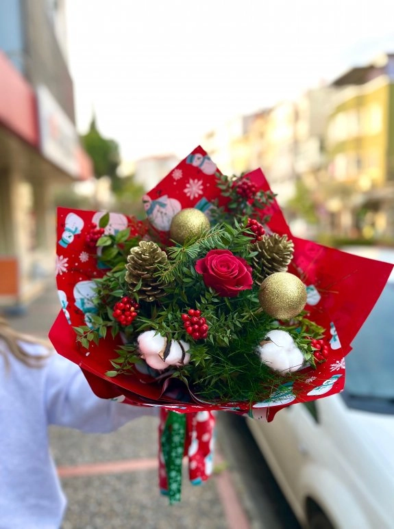 Süslü Güllü Kokina